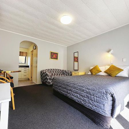 Kingswood Manor Motel Whangarei Exterior photo