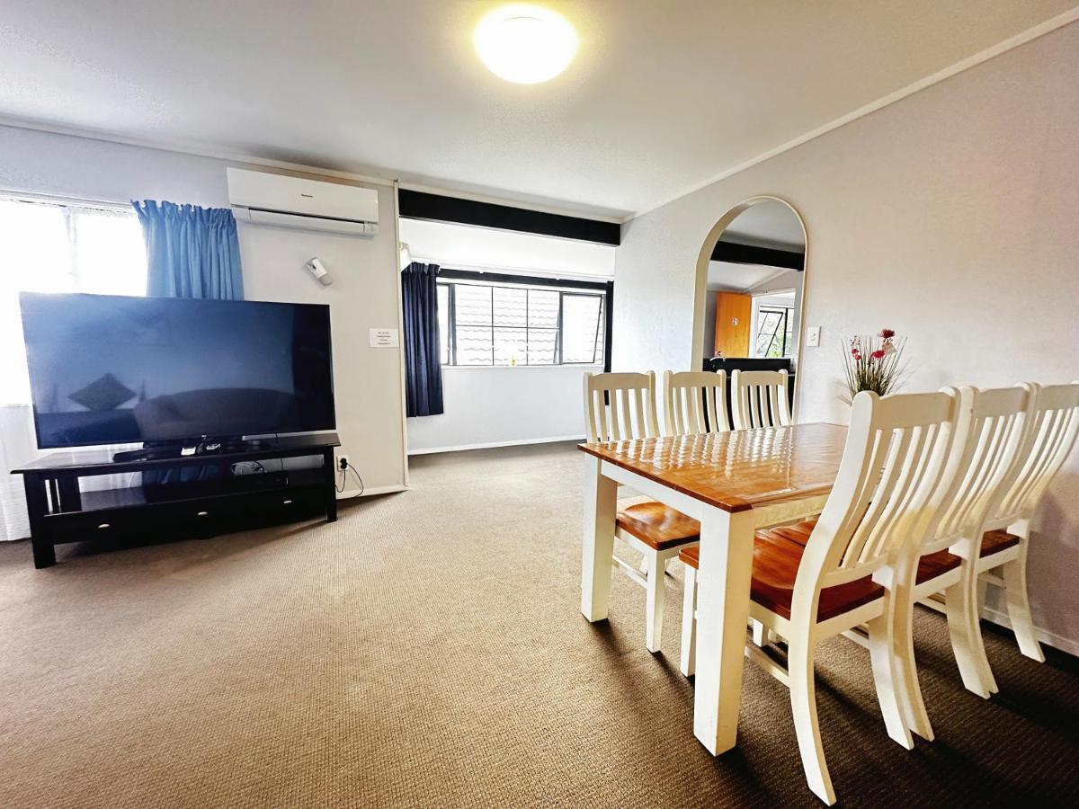 Kingswood Manor Motel Whangarei Exterior photo