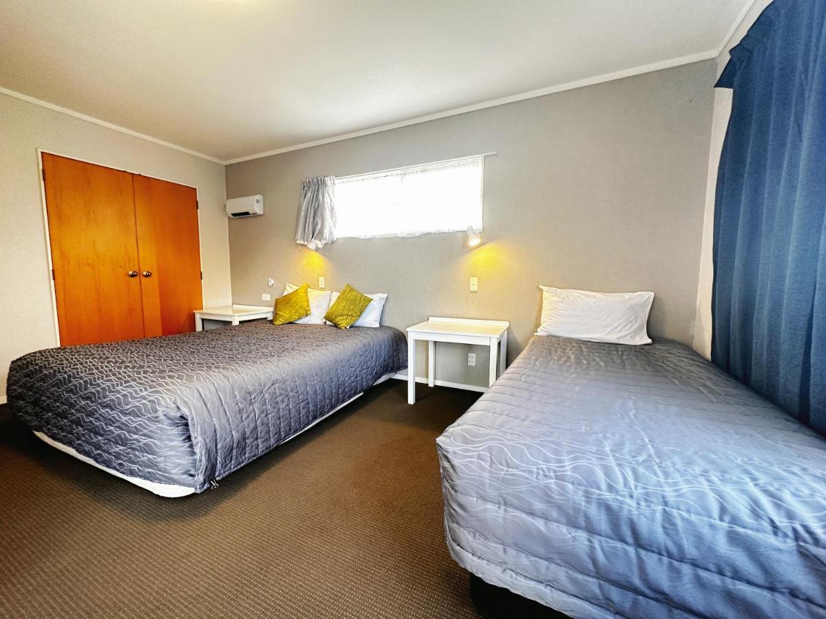 Kingswood Manor Motel Whangarei Exterior photo
