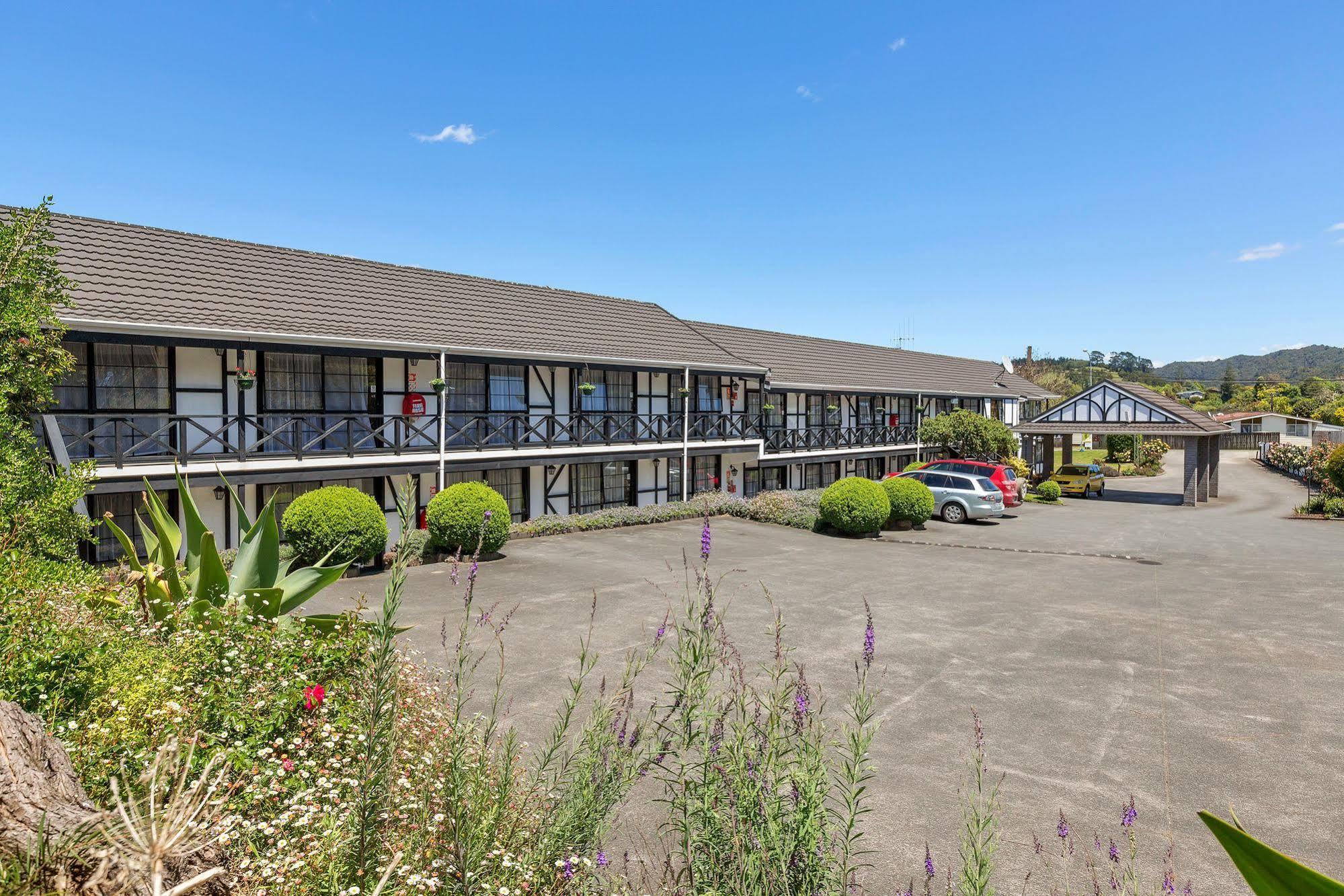 Kingswood Manor Motel Whangarei Exterior photo