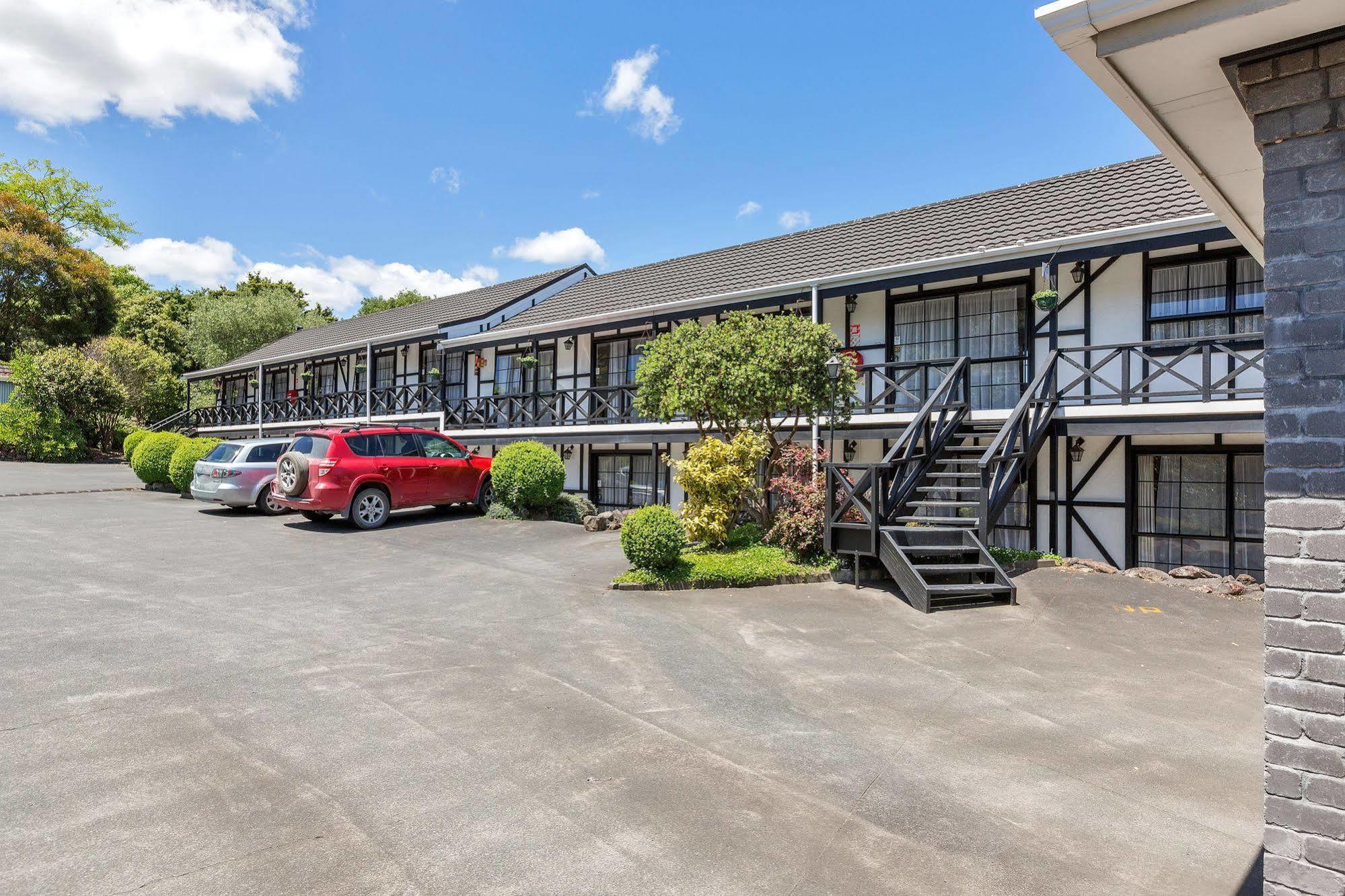 Kingswood Manor Motel Whangarei Exterior photo