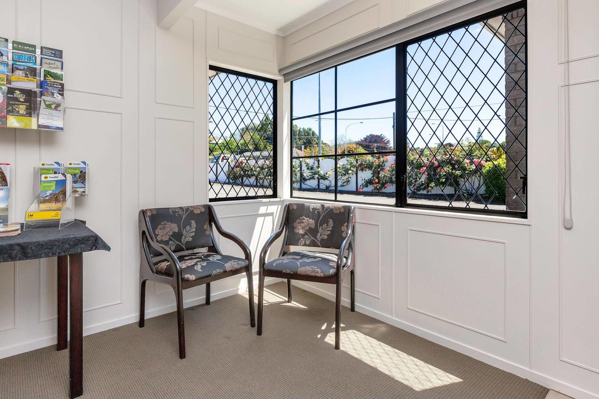 Kingswood Manor Motel Whangarei Exterior photo