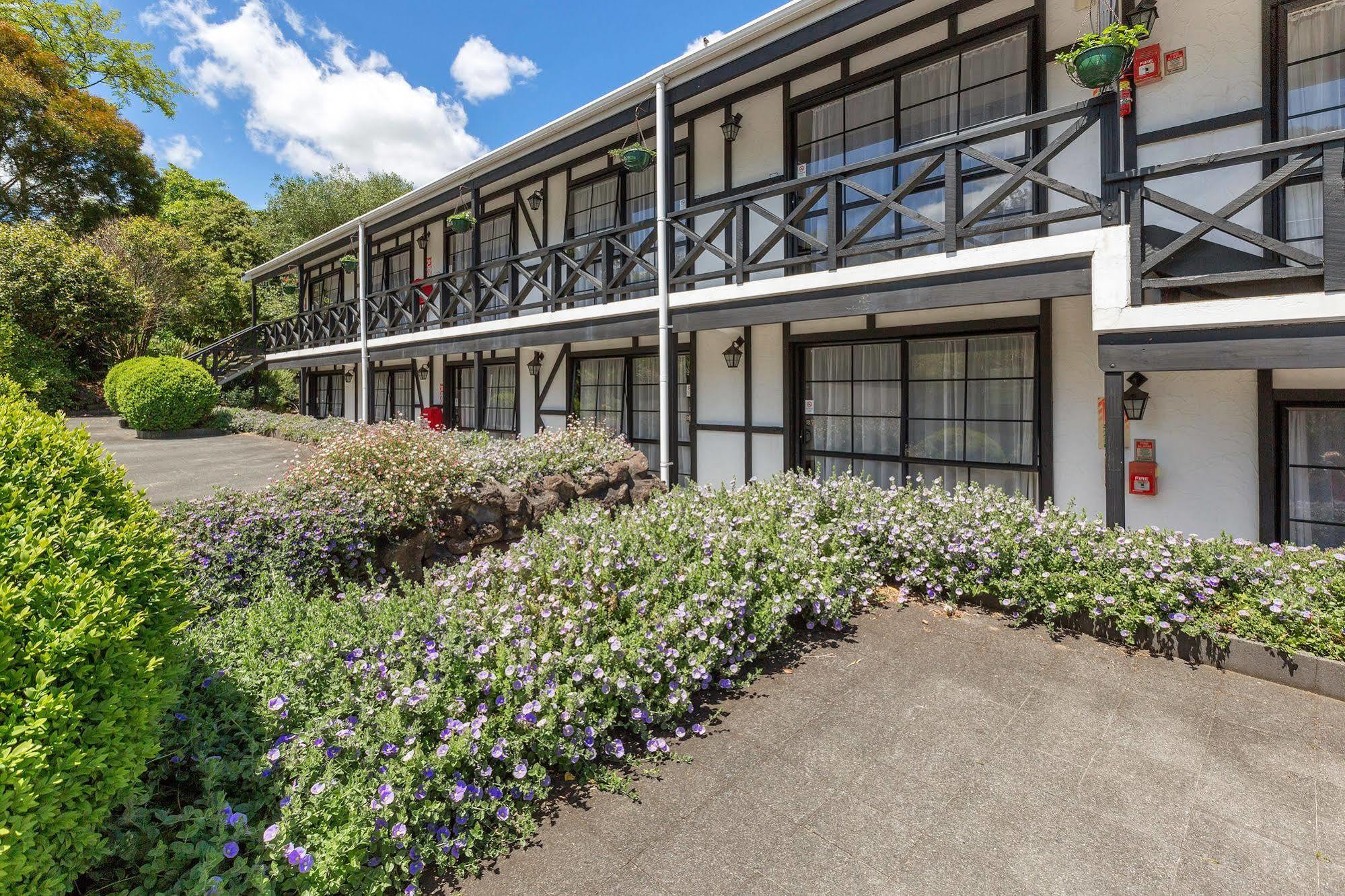 Kingswood Manor Motel Whangarei Exterior photo
