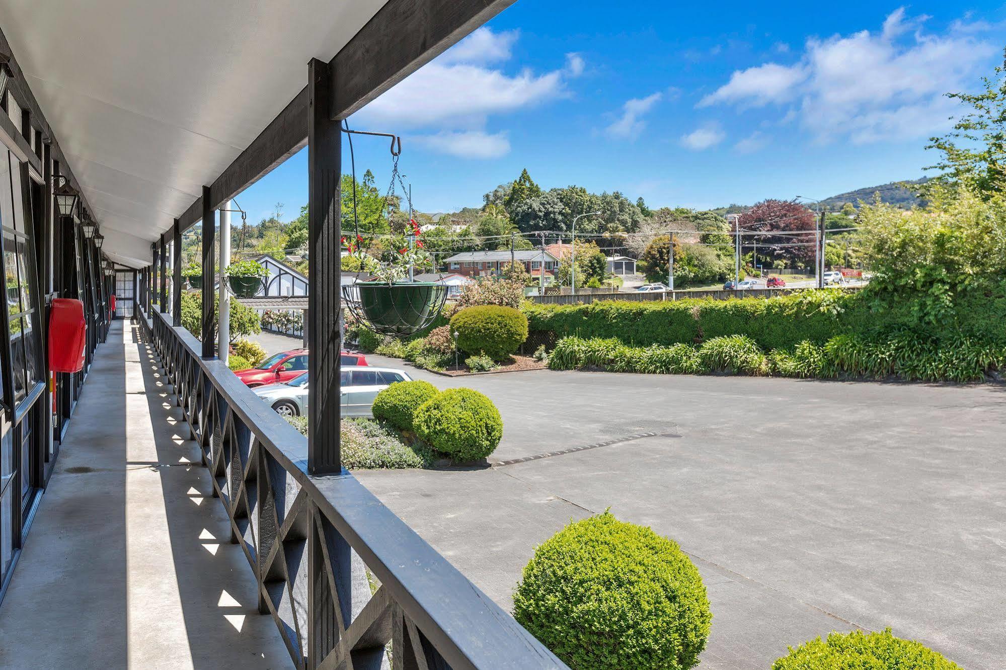 Kingswood Manor Motel Whangarei Exterior photo